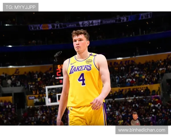 克内克特砍下27分8篮板湖人客场遭遇开拓者逆袭失利