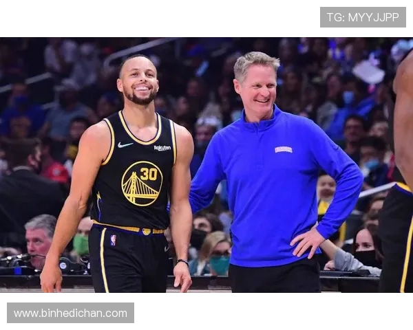 库明加续约小库里加盟勇士NBA最老首发组合正式诞生 库明加续约小库里加盟勇士NBA最老首发组合正式诞生