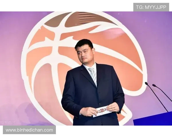 韦斯特深情回忆姚明的篮球生涯与传奇影响力