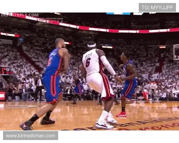 37岁236天库里成为NBA历史最年长单场砍下40+的控卫