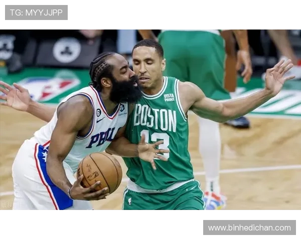 邓恩称赞狄龙训练态度积极每天都在推动全队提升竞争水平